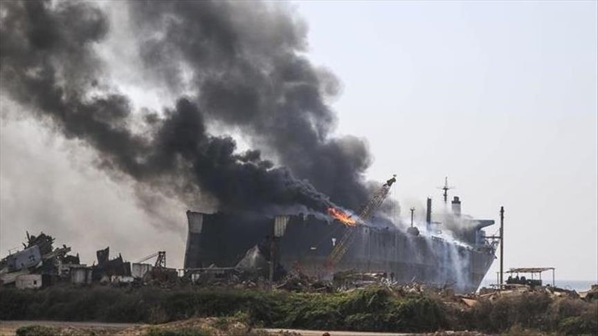 انفجار في ناقلة نفط قبالة ميناء بانياس السوري